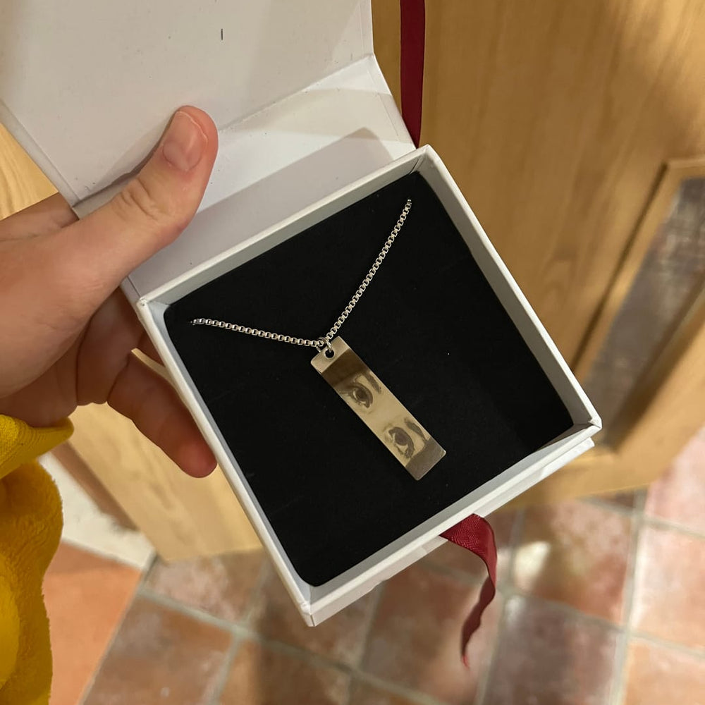 Collar con foto de ojo personalizado