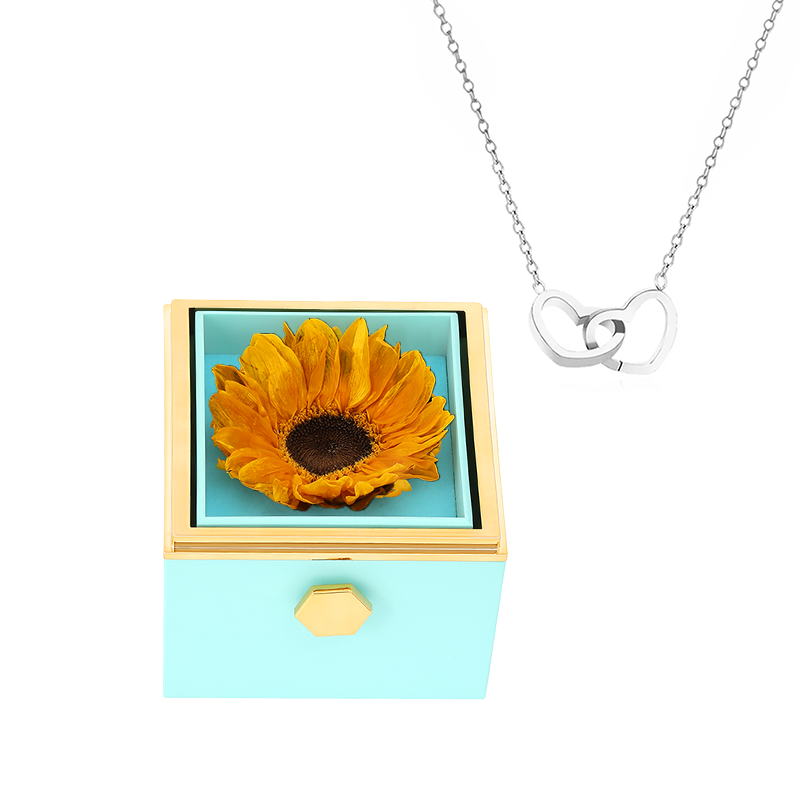 Scatola con rosa eterna - con collana incisa e vera rosa