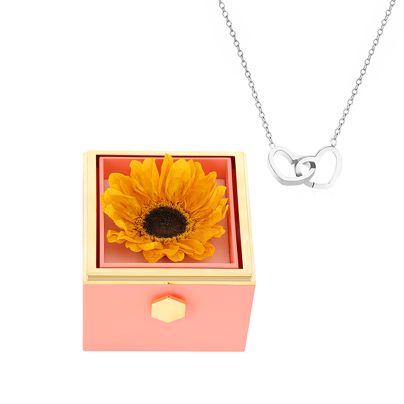 Scatola con rosa eterna - con collana incisa e vera rosa