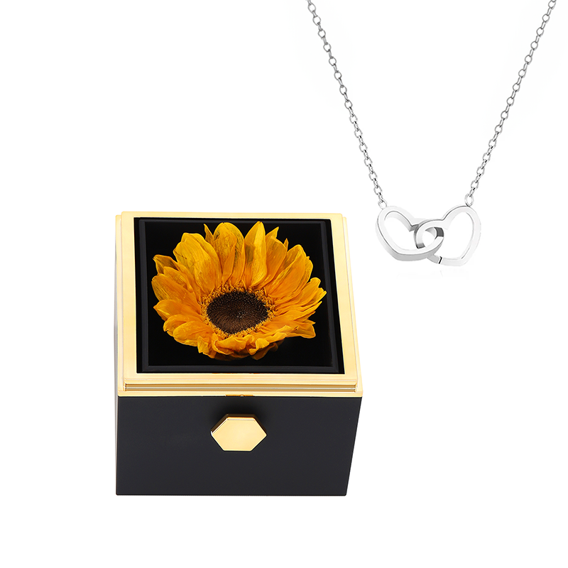 Scatola con rosa eterna - con collana incisa e vera rosa