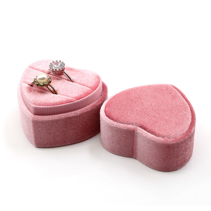 Caja de anillos de terciopelo