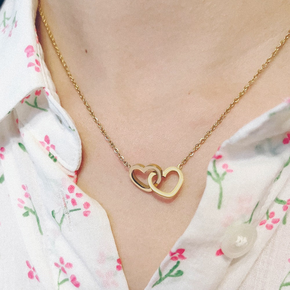 Scatola con rosa eterna - con collana incisa e vera rosa